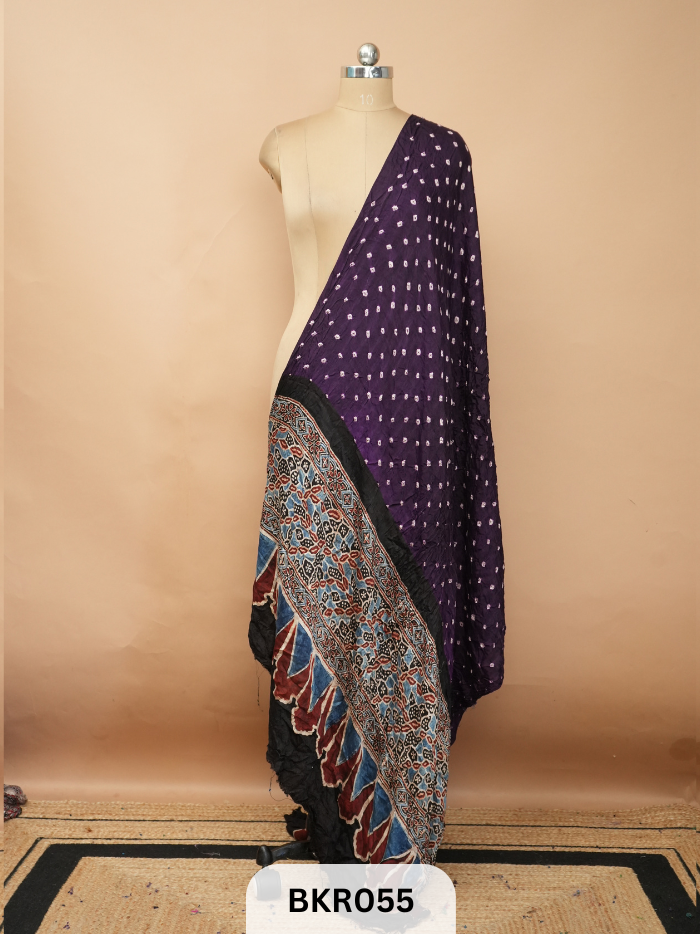 BANDHANI WITH AJRAKH  DUPPATA | BORDERLESS