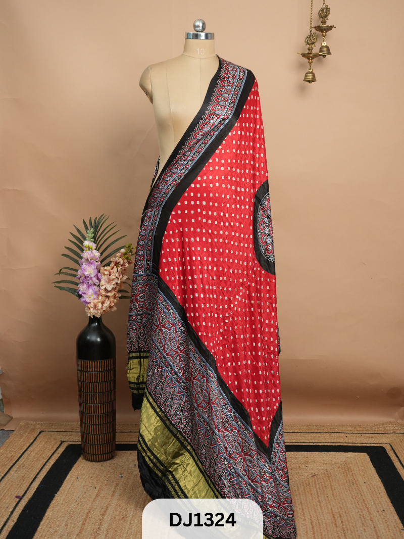 BANDHANI WITH BORDER | LAGDI PATTA - DUPATTA