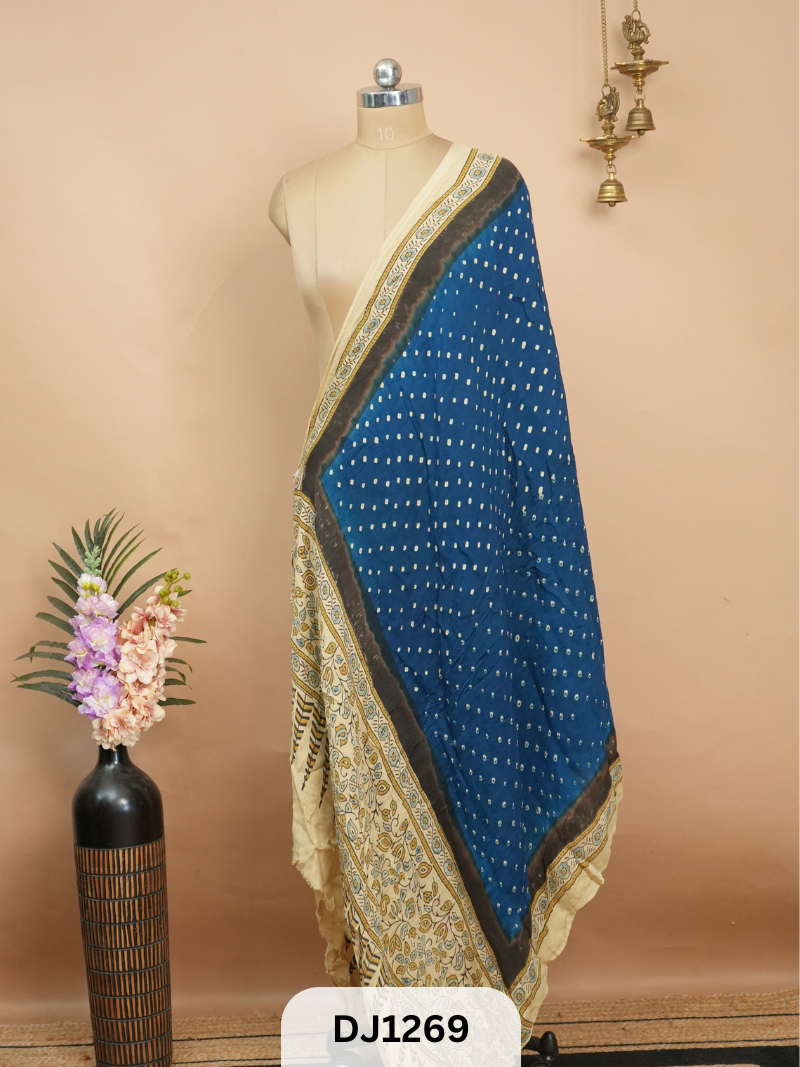 BANDHANI WITH AJRAKH DUPPATA | BORDER