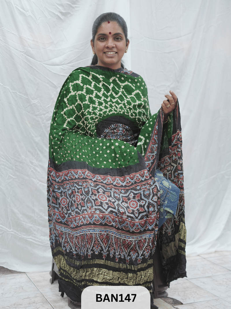 AJRAKH BANDHEJ GUL DUPPATA WITH LAGDI PATTA
