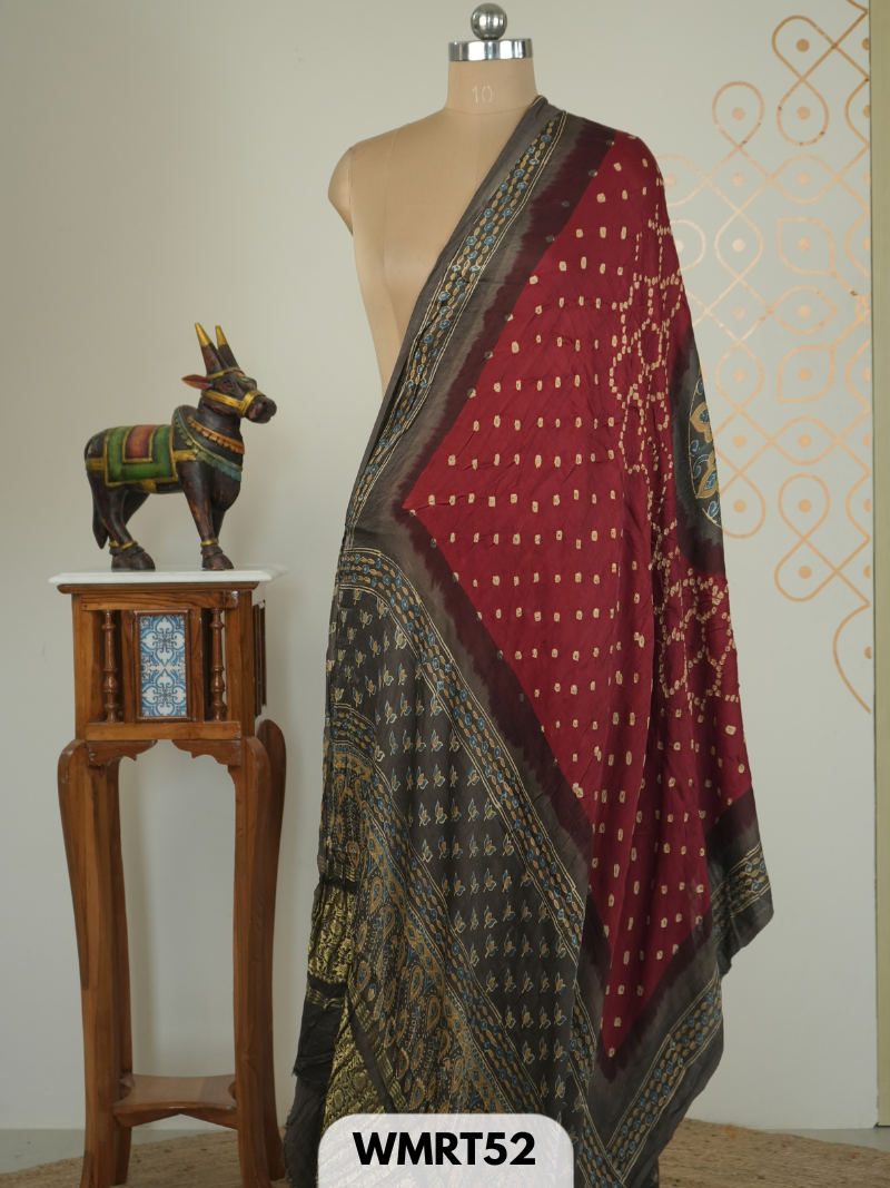 Bandhini with ajrakh duppatta