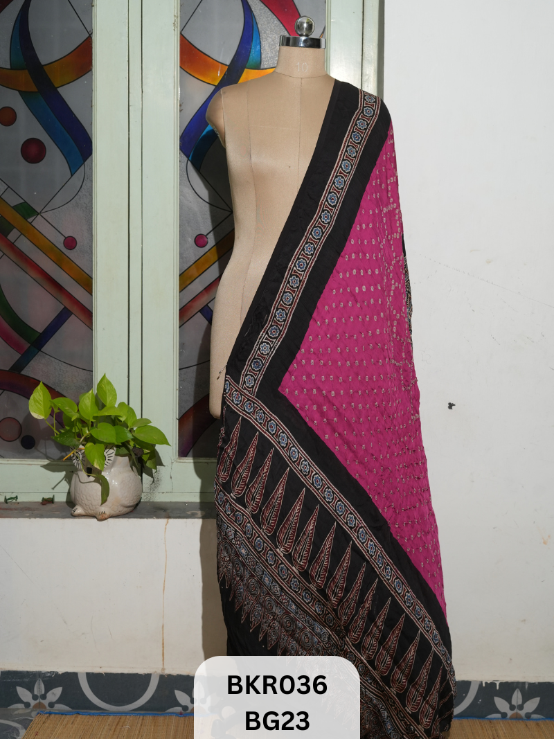 BANDHANI WITH AJRAKH DUPPATA | BORDER
