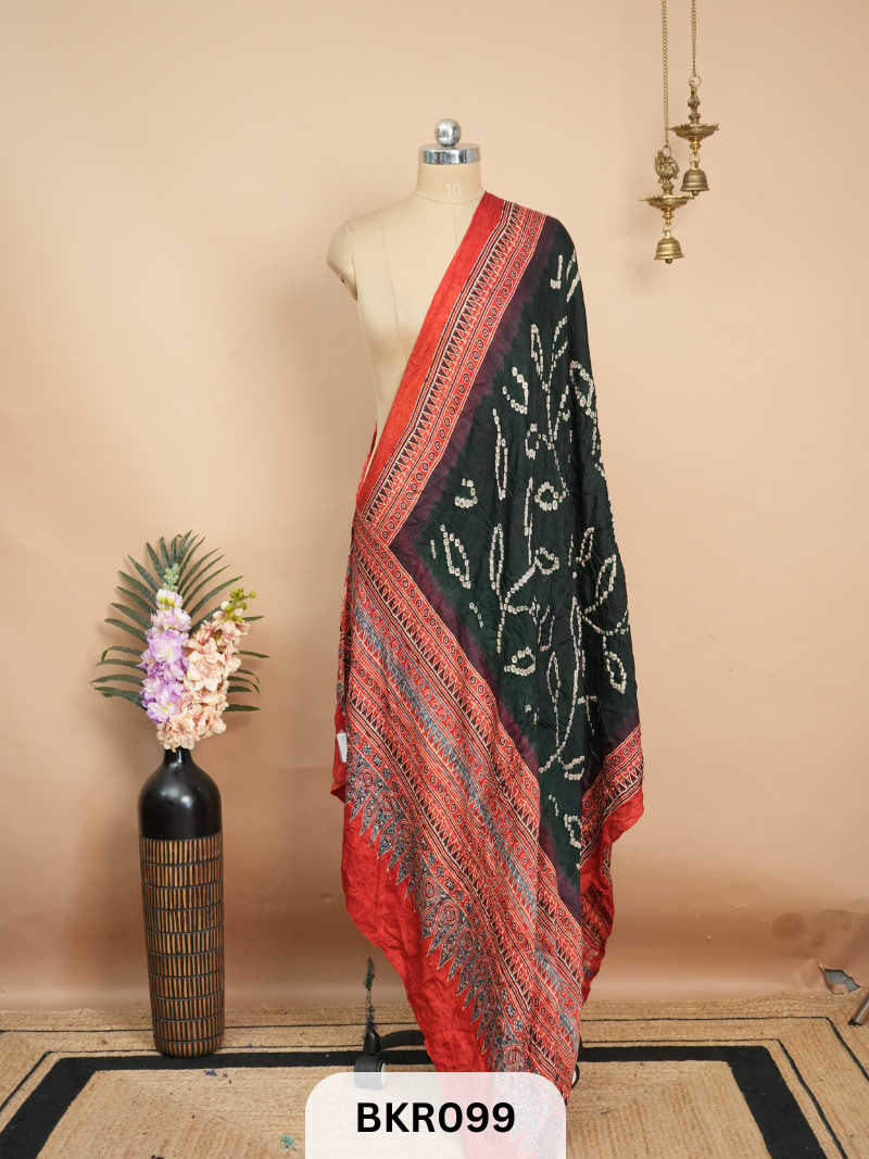 BANDHANI WITH AJRAKH DUPPATA | BORDER