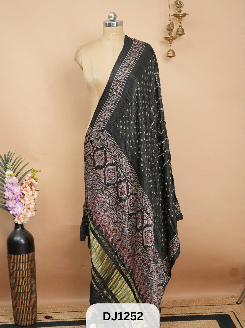 BANDHANI WITH BORDER | LAGDI PATTA - DUPATTA