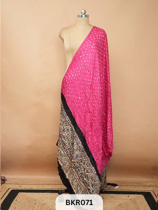 BANDHANI WITH AJRAKH  DUPPATA | BORDERLESS