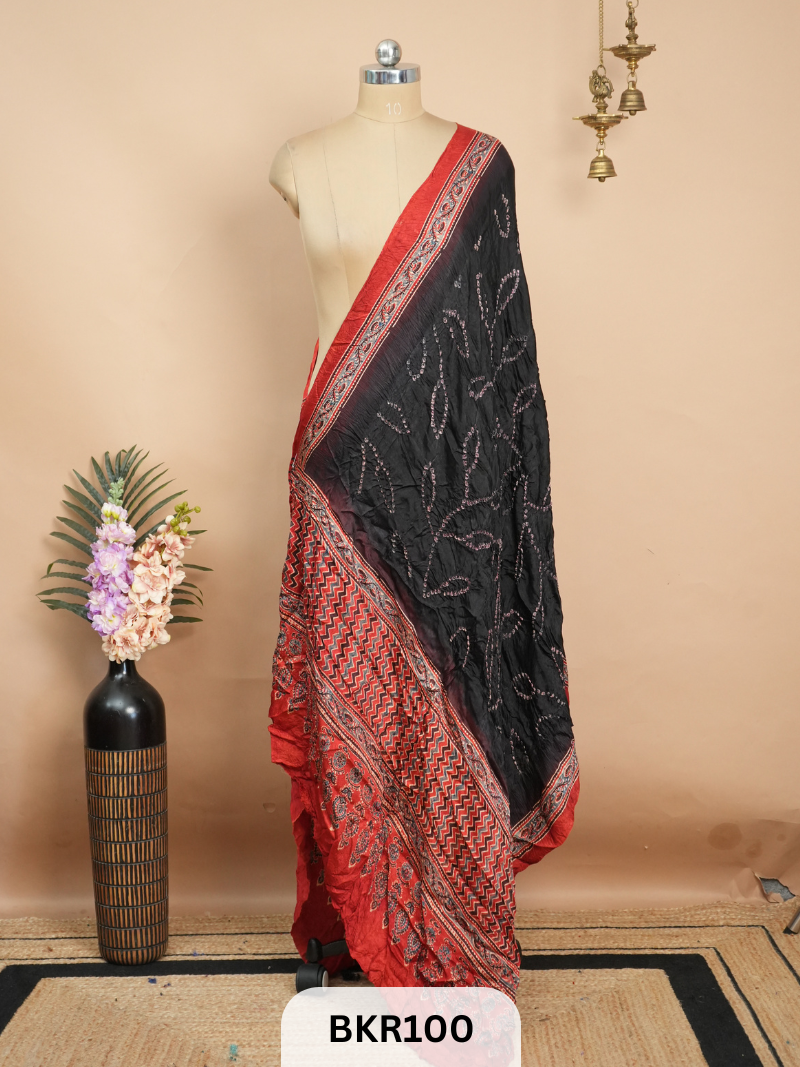 BANDHANI WITH AJRAKH DUPPATA | BORDER