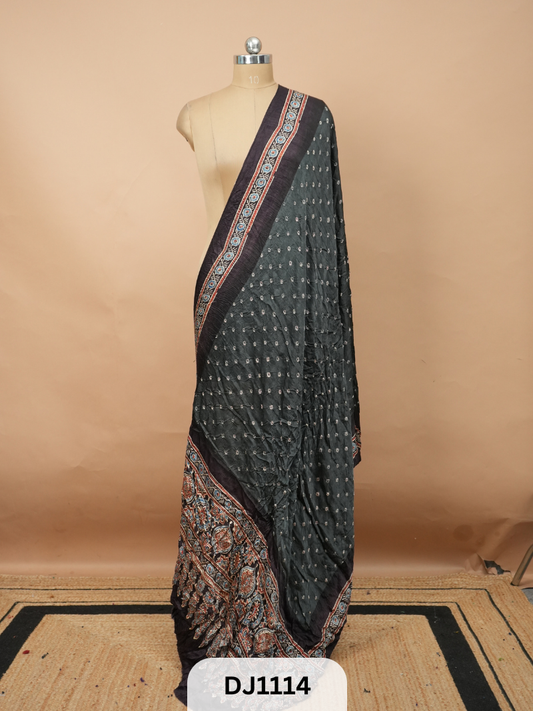 BANDHANI WITH AJRAKH DUPPATA | BORDER