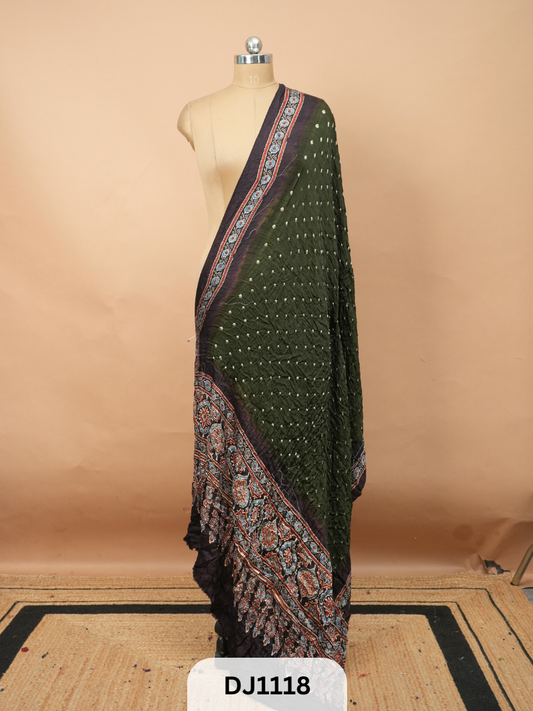BANDHANI WITH AJRAKH DUPPATA | BORDER