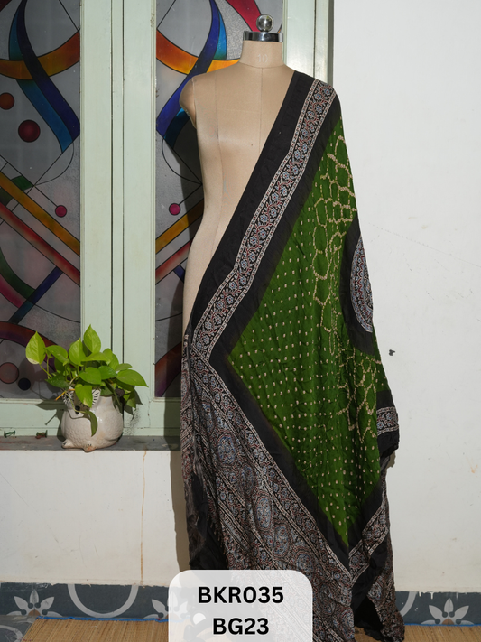 BANDHANI WITH AJRAKH DUPPATA | BORDER
