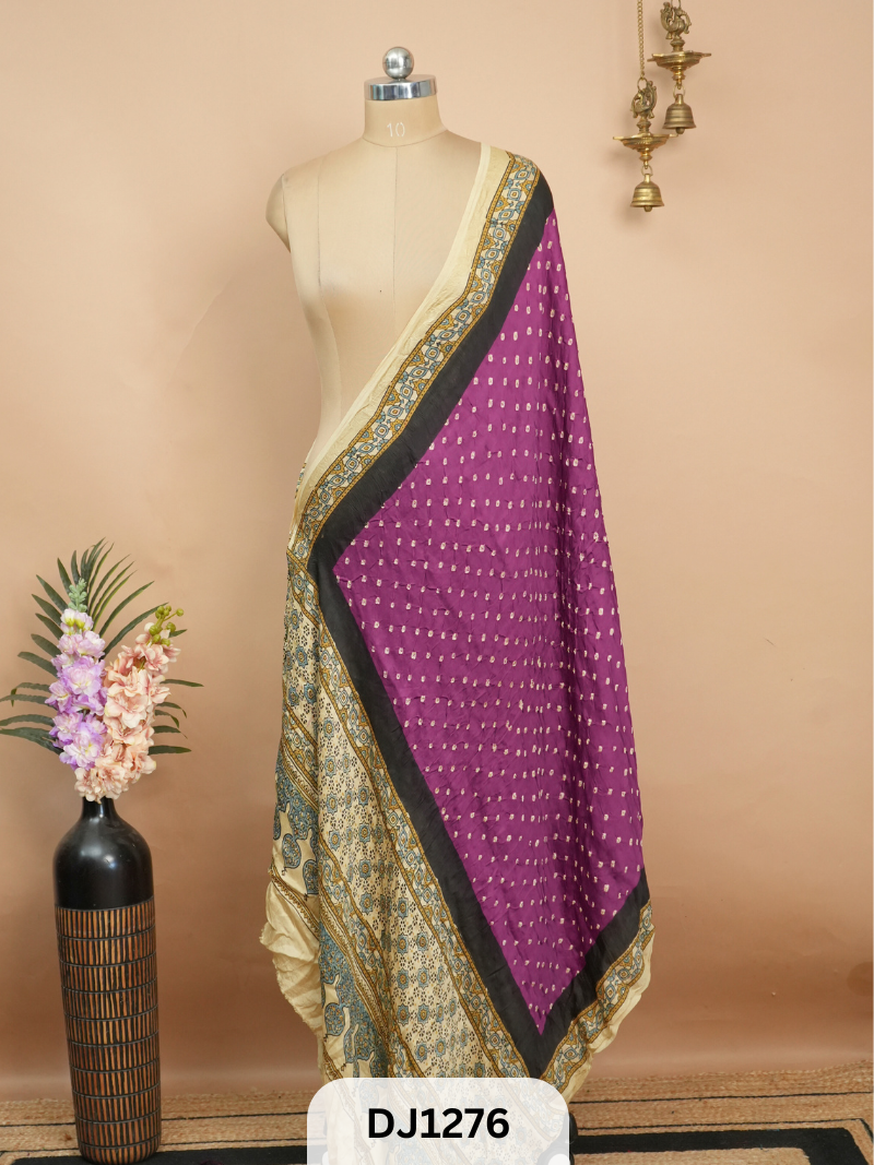 BANDHANI WITH AJRAKH DUPPATA | BORDER