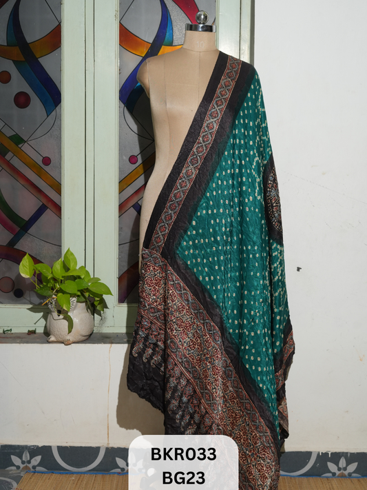 BANDHANI WITH AJRAKH DUPPATA | BORDER