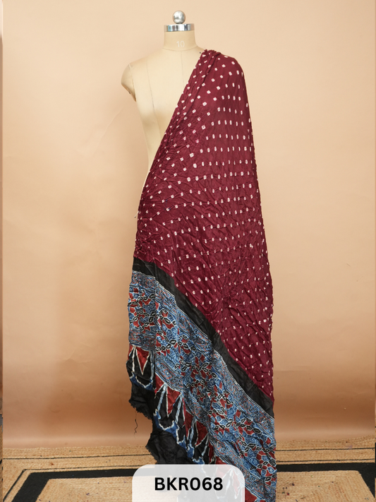 BANDHANI WITH AJRAKH  DUPPATA | BORDERLESS