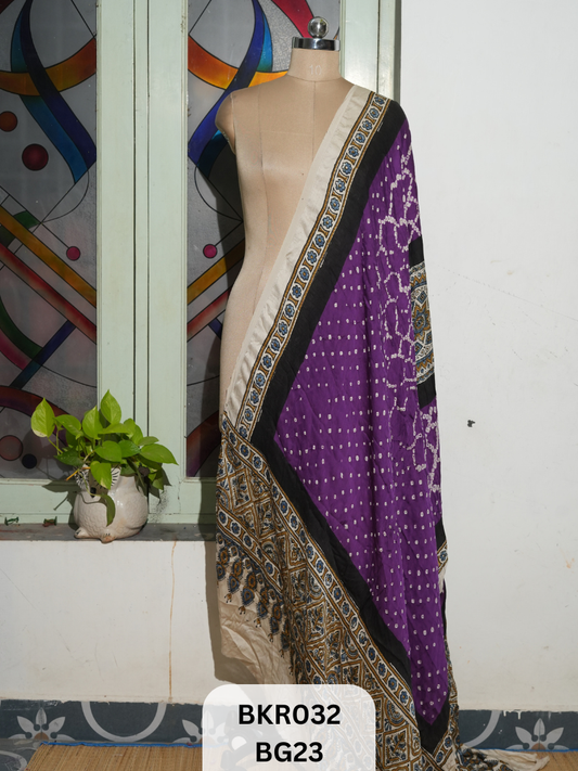 BANDHANI WITH AJRAKH DUPPATA | BORDER