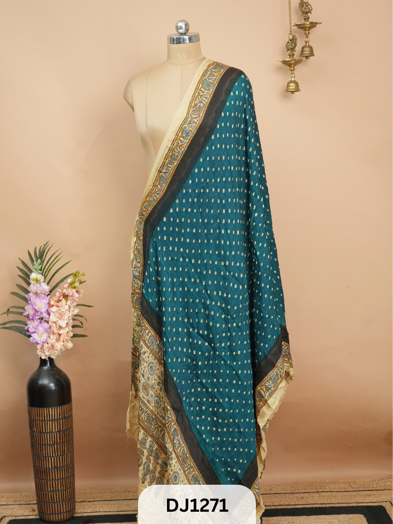 BANDHANI WITH AJRAKH DUPPATA | BORDER