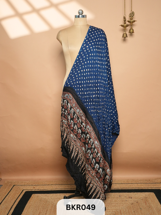 BANDHANI WITH AJRAKH  DUPPATA | BORDERLESS