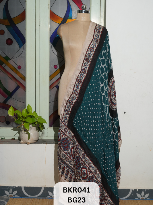 BANDHANI WITH AJRAKH DUPPATA | BORDER