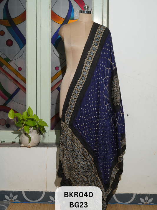 BANDHANI WITH AJRAKH DUPPATA | BORDER