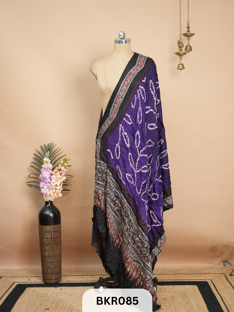 BANDHANI WITH AJRAKH DUPPATA | BORDER