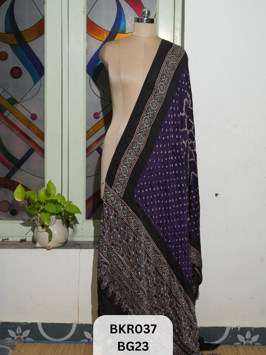 BANDHANI WITH AJRAKH DUPPATA | BORDER