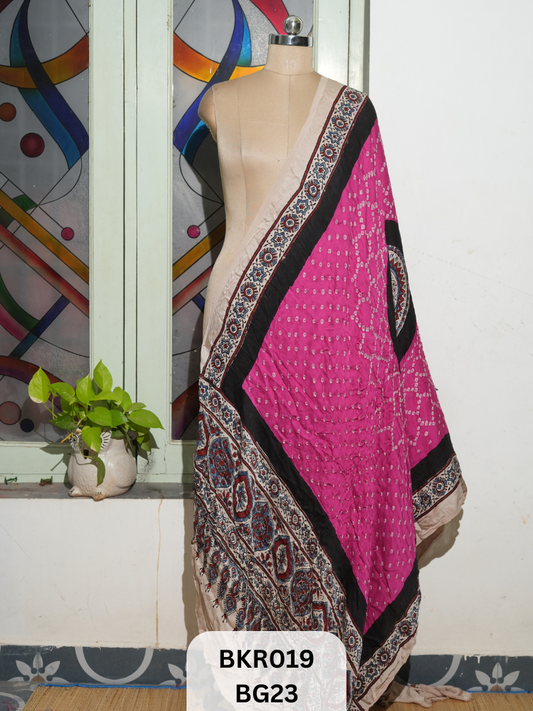 BANDHANI WITH AJRAKH DUPPATA | BORDER
