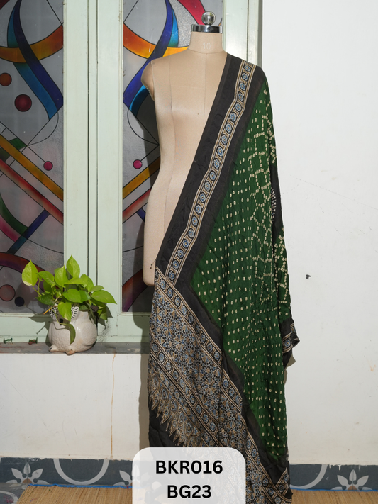 BANDHANI WITH AJRAKH DUPPATA | BORDER