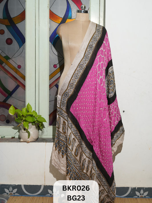 BANDHANI WITH AJRAKH DUPPATA | BORDER