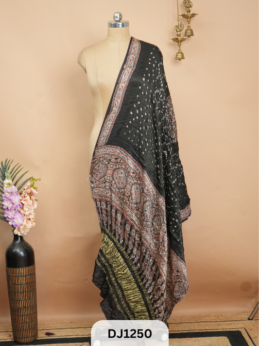 BANDHANI WITH BORDER | LAGDI PATTA - DUPATTA