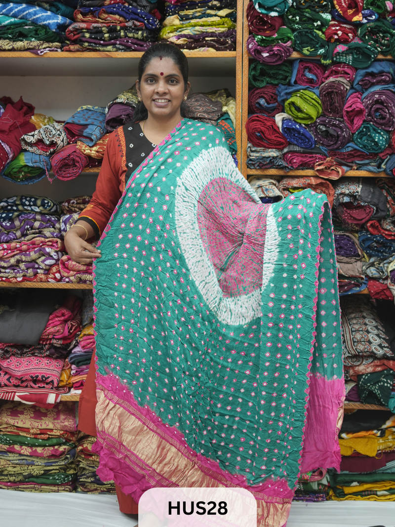 BANDHANI SHIBORI WITH LAGDI PATTA PIPEING BORDER
