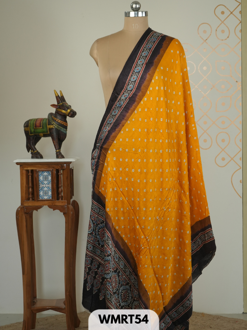 Bandhini with ajrakh duppatta