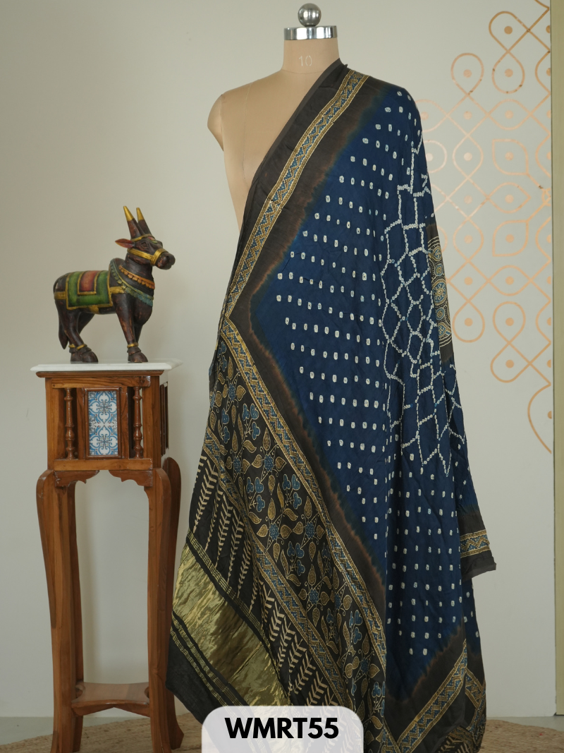 Bandhini with ajrakh duppatta