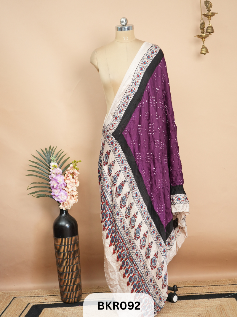 BANDHANI WITH AJRAKH DUPPATA | BORDER