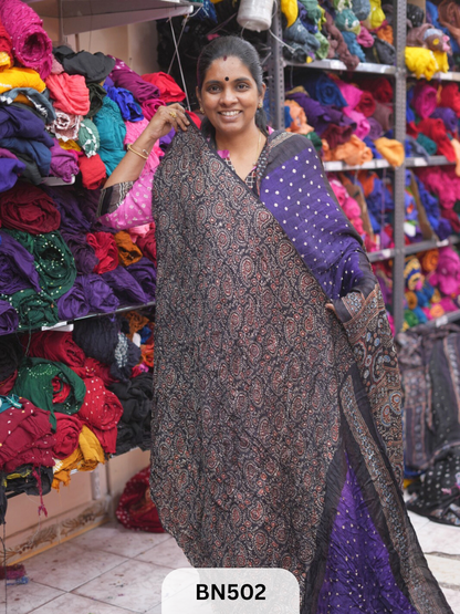 AJRAKH TISSUE PALLU BORDER BANDHEJ SAREE