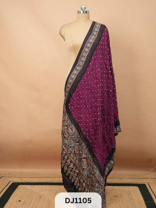 BANDHANI WITH AJRAKH DUPPATA | BORDER