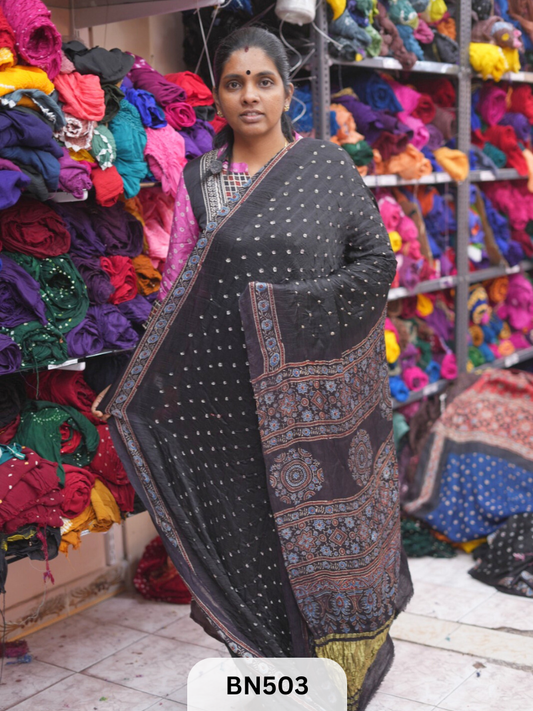 AJRAKH TISSUE PALLU BORDER BANDHEJ SAREE