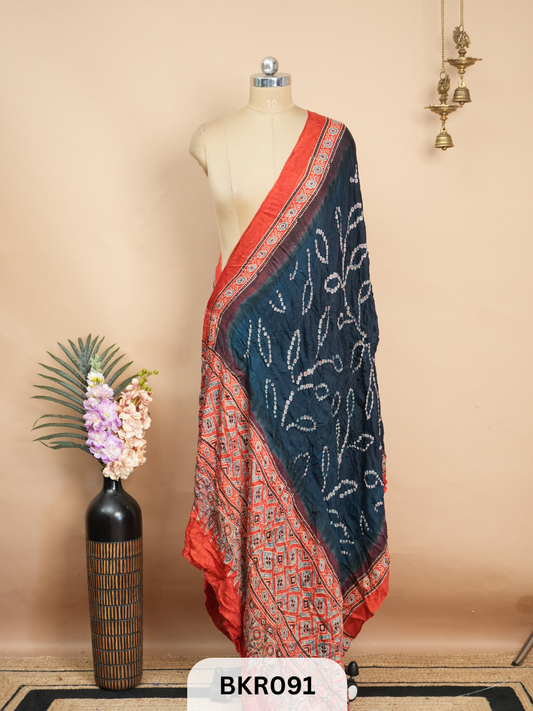 BANDHANI WITH AJRAKH DUPPATA | BORDER