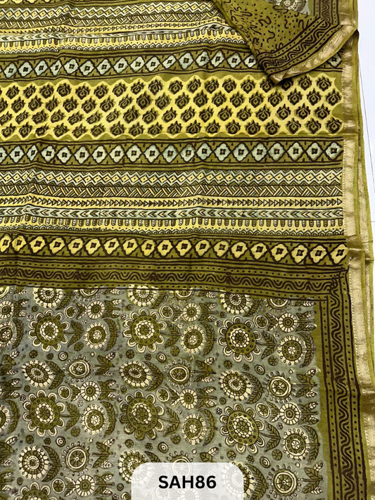 DOLA SILK NAKSHI BORDER SAREE