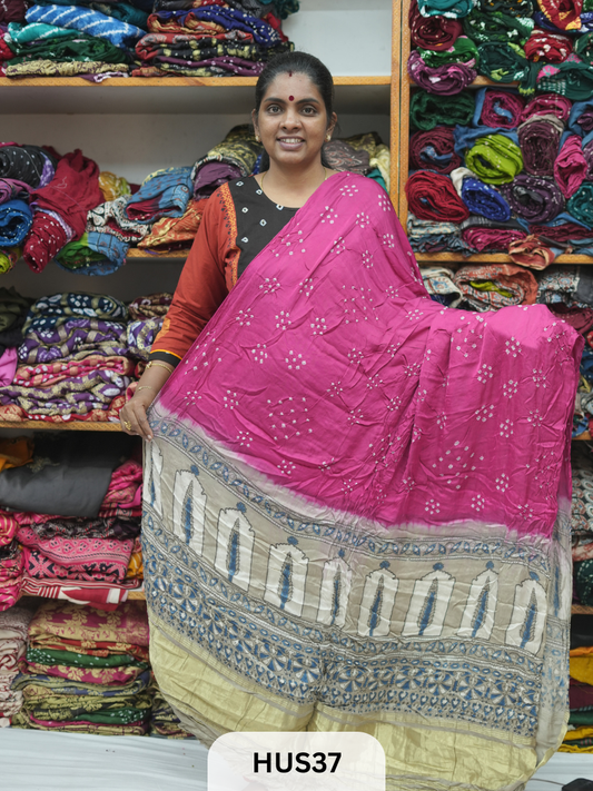 BANDHANI AJRAKH WITH LAGDI PATTA DUPPATA