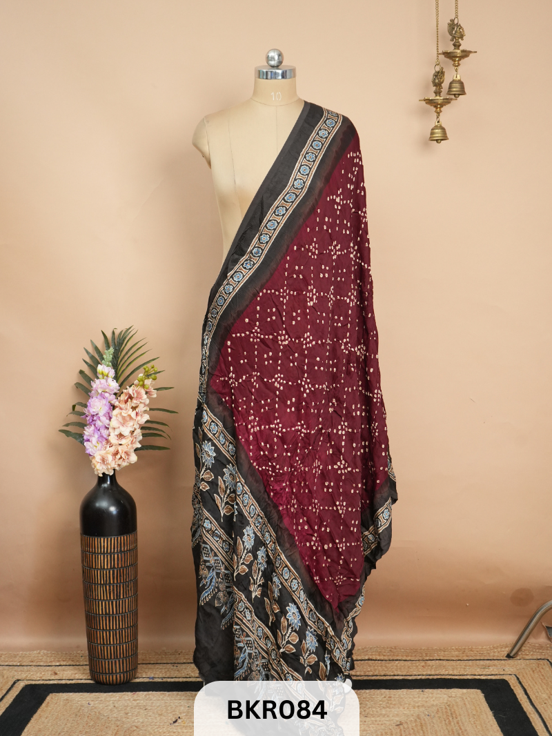 BANDHANI WITH AJRAKH DUPPATA | BORDER